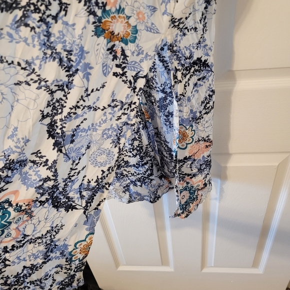 Lightweight Sleeveless Duster - Picture 3 of 3